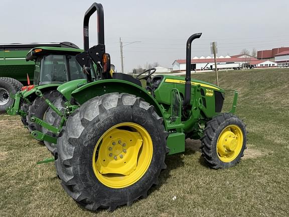 Image of John Deere 5045E equipment image 1