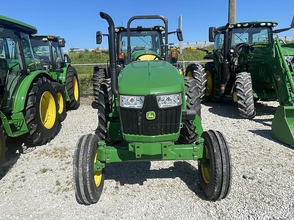 Image of John Deere 5045E equipment image 2