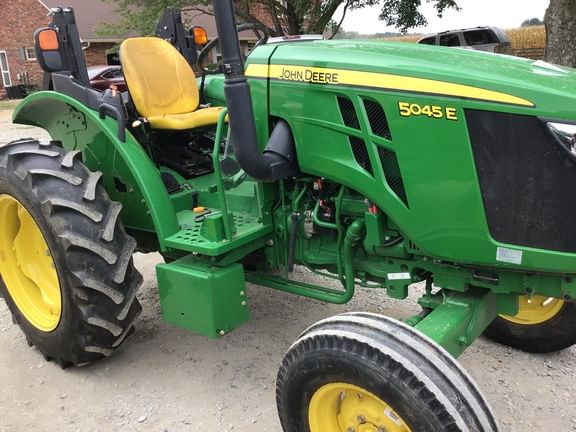 2022 John Deere 5045E Equipment Image0