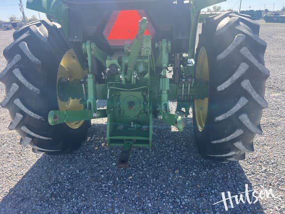 Image of John Deere 5045E equipment image 4
