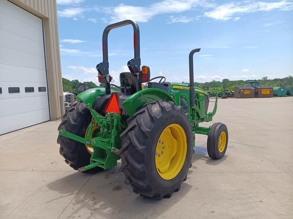 Image of John Deere 5045E equipment image 2