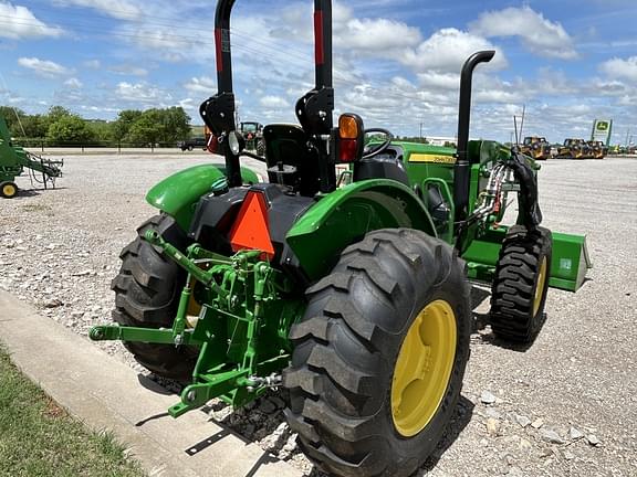 Image of John Deere 5045E equipment image 4