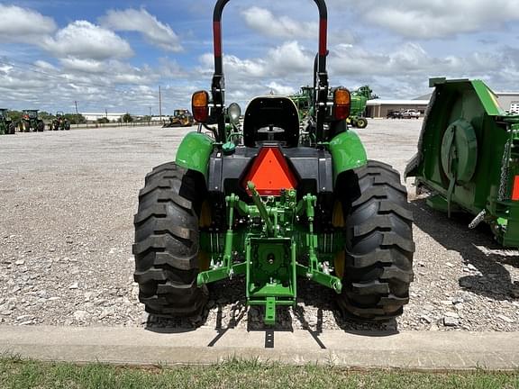Image of John Deere 5045E equipment image 3