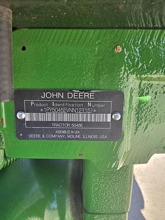 Image of John Deere 5045E equipment image 4