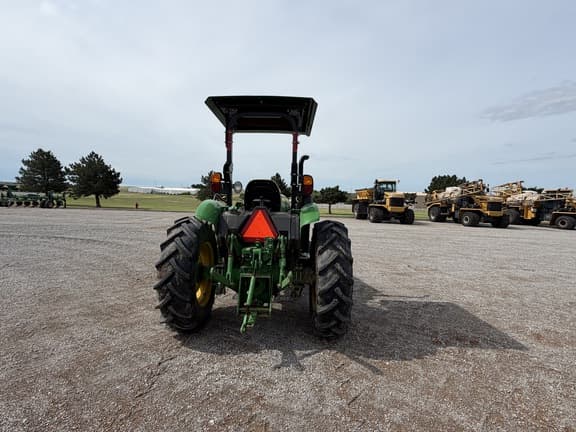 Image of John Deere 5045E equipment image 3