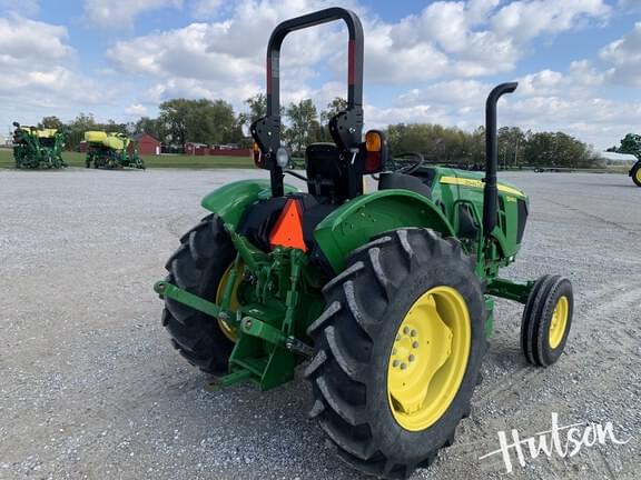 Image of John Deere 5045E equipment image 3
