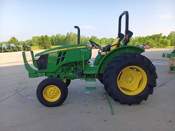 Image of John Deere 5045E equipment image 2