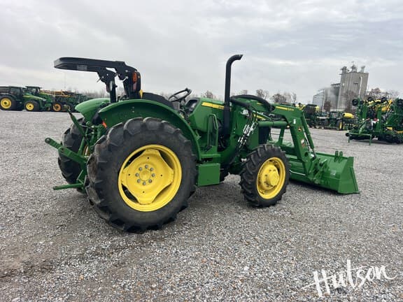 Image of John Deere 5045E equipment image 3