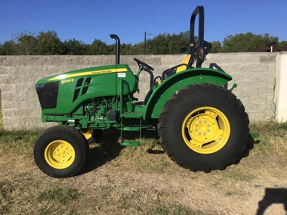 Image of John Deere 5045E equipment image 1