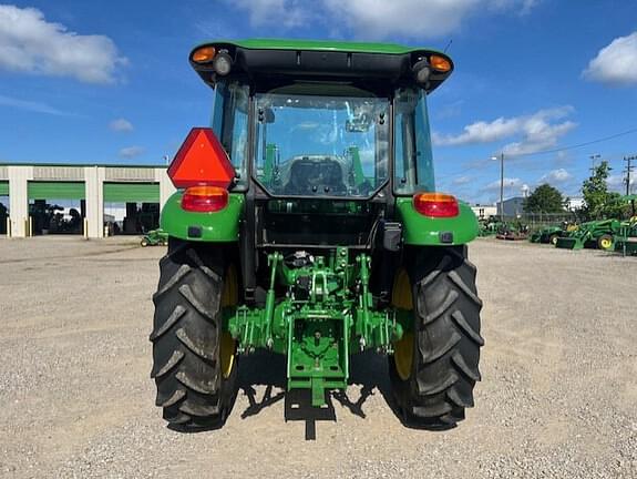 Image of John Deere 5055E equipment image 3