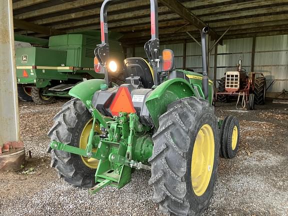 Image of John Deere 5055E equipment image 2