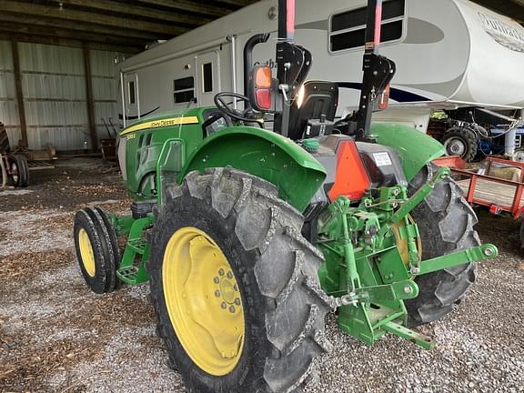 Image of John Deere 5055E equipment image 3
