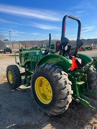 Image of John Deere 5055E equipment image 3