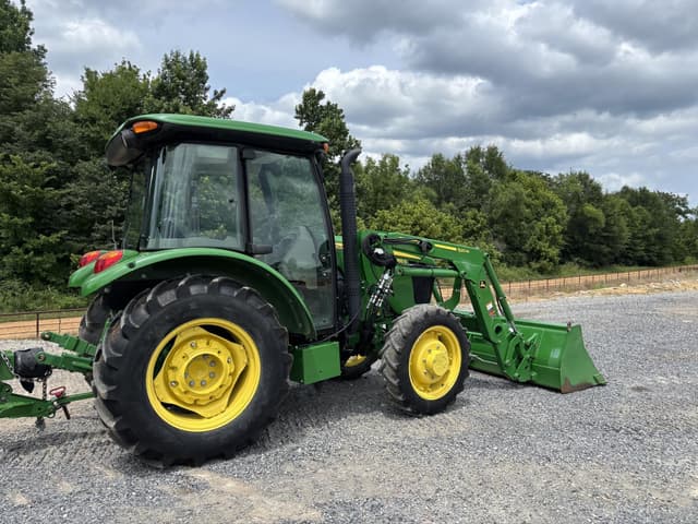 Image of John Deere 5055E equipment image 3