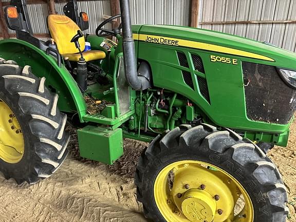 Image of John Deere 5055E equipment image 1