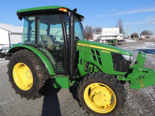 Image of John Deere 5055E equipment image 2