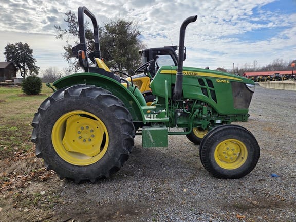 2022 John Deere 5055E Equipment Image0