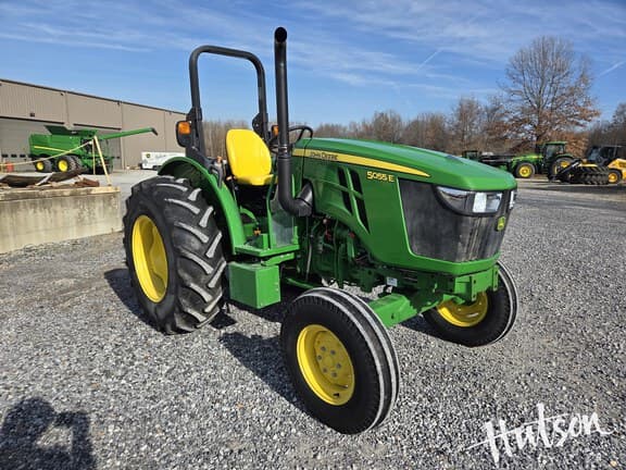 Image of John Deere 5055E Primary image