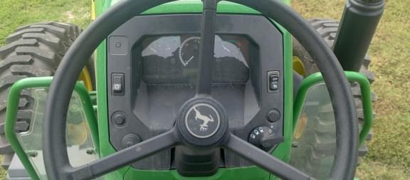 Image of John Deere 5055E equipment image 2