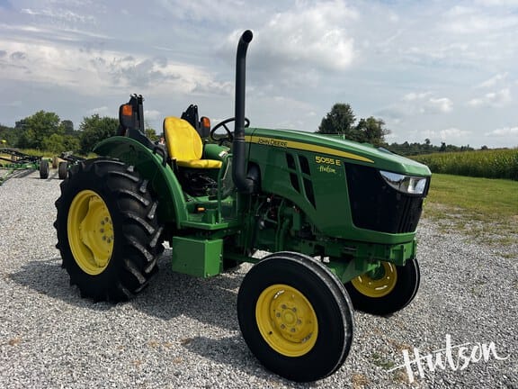 2022 John Deere 5055E Equipment Image0