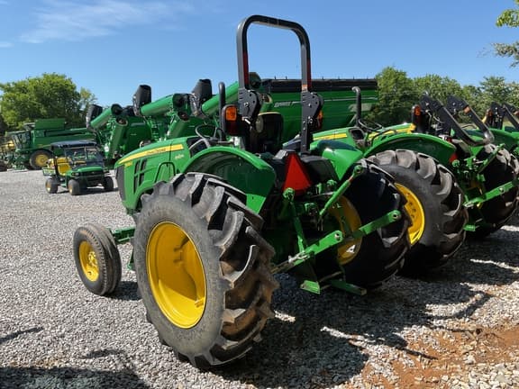 Image of John Deere 5055E equipment image 3