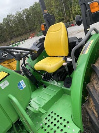 Image of John Deere 5055E equipment image 4