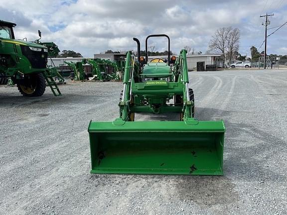 Image of John Deere 5055E equipment image 3