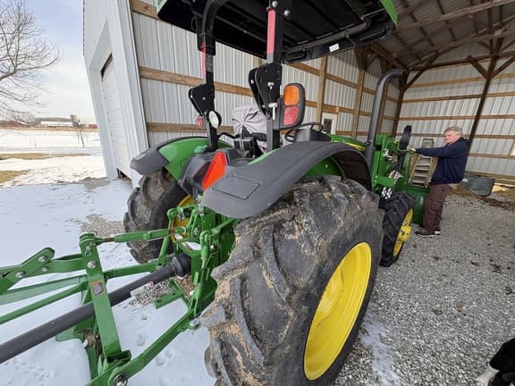 Image of John Deere 5055E equipment image 4