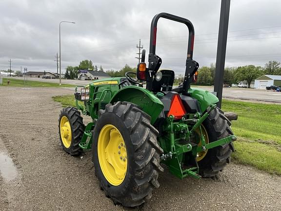 Image of John Deere 5055E equipment image 3