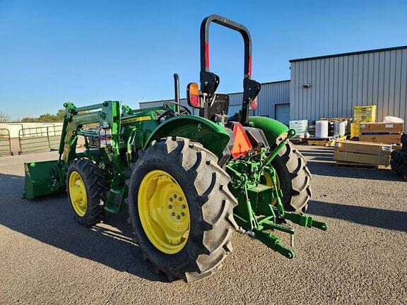 Image of John Deere 5055E equipment image 4