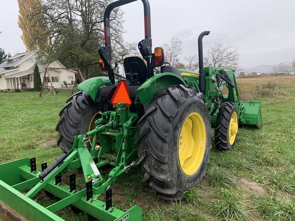 Image of John Deere 5055E equipment image 4