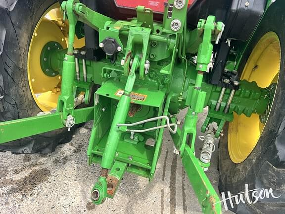 Image of John Deere 5055E equipment image 3