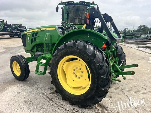 Image of John Deere 5055E equipment image 4