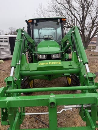 Image of John Deere 5055E equipment image 3