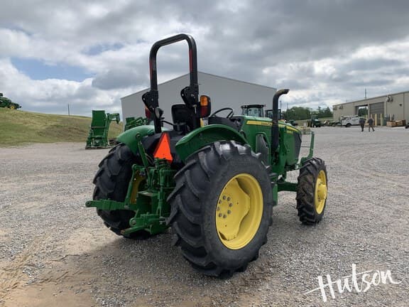 Image of John Deere 5055E equipment image 3