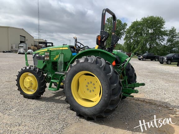 Image of John Deere 5055E equipment image 2