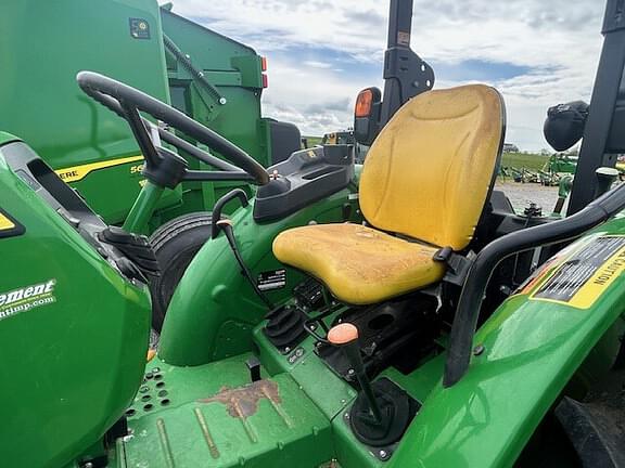 Image of John Deere 5055E equipment image 3