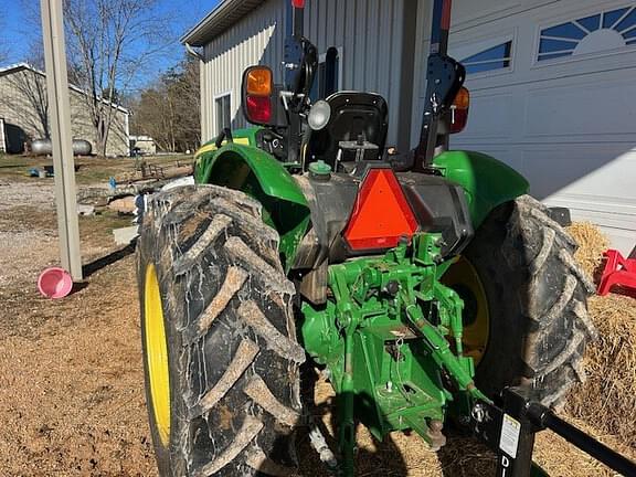 Image of John Deere 5055E equipment image 3