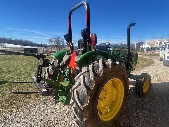 Image of John Deere 5055E equipment image 4