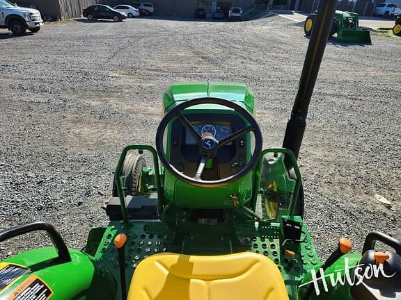 Image of John Deere 5055E equipment image 4