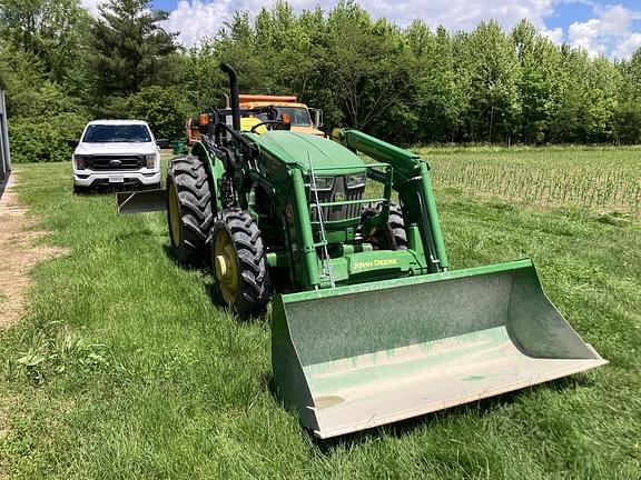Image of John Deere 5055E equipment image 1