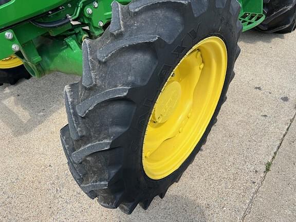 Image of John Deere 5055E equipment image 2