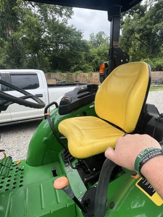 Image of John Deere 5055E equipment image 4