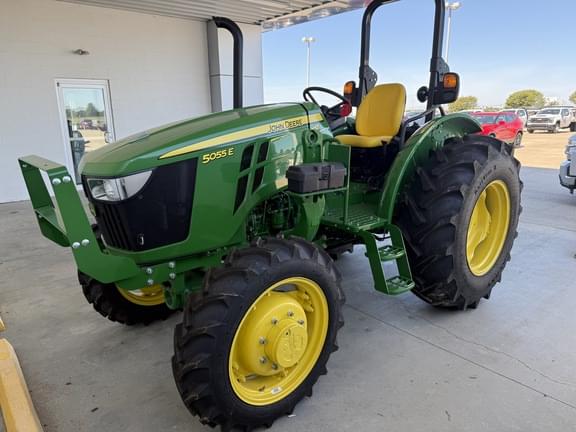 Image of John Deere 5055E Primary image