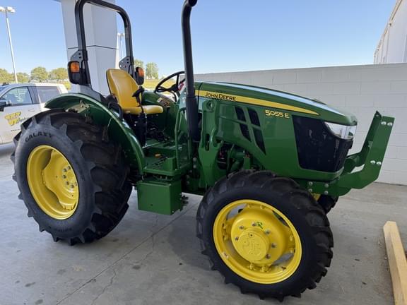 Image of John Deere 5055E equipment image 1