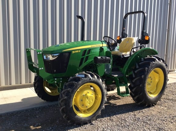 Main image John Deere 5055E