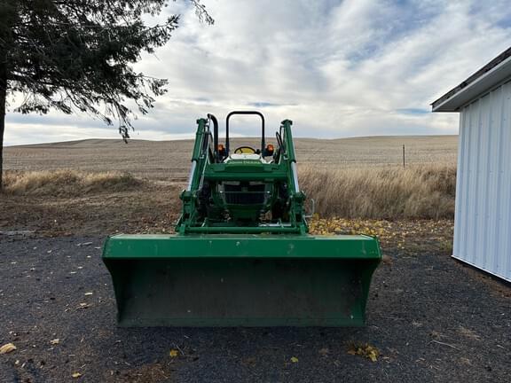 Image of John Deere 5055E equipment image 3