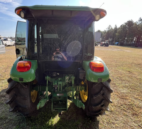 Image of John Deere 5055E equipment image 4