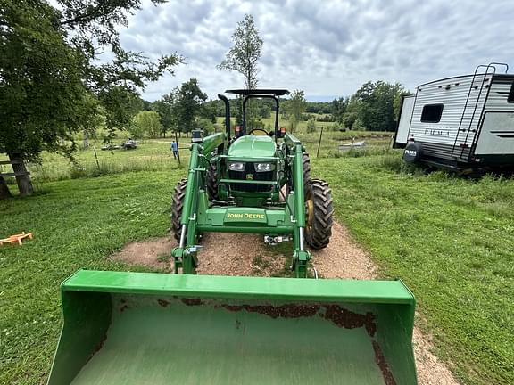 Image of John Deere 5055E equipment image 3