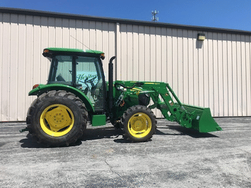 Main image John Deere 5055E